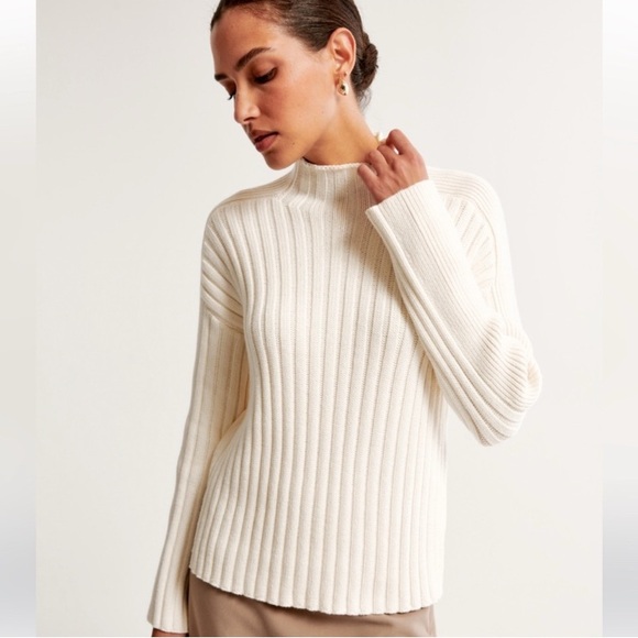 Abercrombie & Fitch Sweaters - NWT Abercrombie & Fitch Ribbed Mockneck Cream Ivory Sweater Preppy Y2K Viscose M